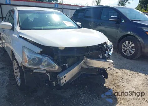 2015 Nissan Altima 2.5 z USA, uszkodzony, nr VIN 1N4AL3AP6FC415894